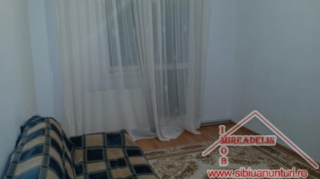 vand-apartament-4-camere-85-mp-valea-aurie