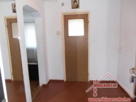 inchiriez-apartament-cochet-2-camere-mihai-viteazu-2