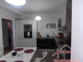 inchiriez-casa-cu-4-camere-calea-cisnadiei-9