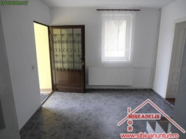inchiriez-casa-cu-5-camere-zona-lazaret