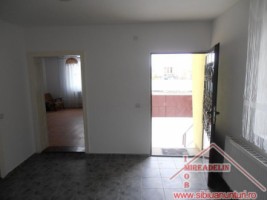 inchiriez-casa-cu-5-camere-zona-lazaret-3