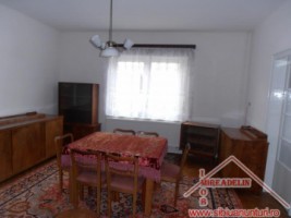 inchiriez-apartament-la-casa-zona-centrala-1