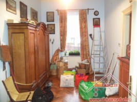 inchiriez-apartament-2-camere-la-casa-zona-centrala-1