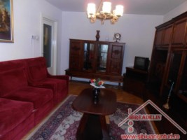 inchiriez-apartament-3-camere-zona-strand-1