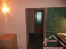 inchiriez-apartament-2-camere-la-casa-zona-centrala-3