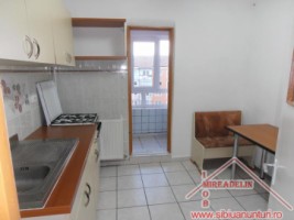 inchiriez-apartament-2-camere-central-1