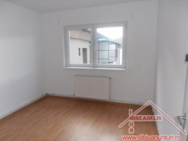 inchiriez-apartament-2-camere-central-4