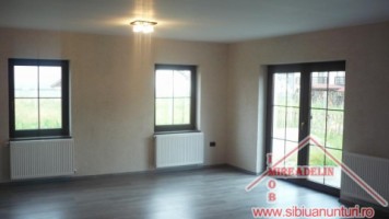 vand-casa-zona-calea-cisnadiei-1