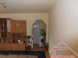 inchiriez-apartament-3-cam-mihai-viteazul-2
