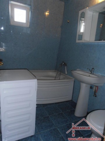 inchiriez-apartament-3-camere-64-mp-valea-aurie-6