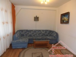 vand-apartament-3-camere-mobilat-valea-aurie-1