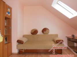 vand-apartament-3-camere-mobilat-valea-aurie-5