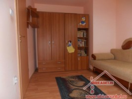 vand-apartament-3-camere-mobilat-valea-aurie-6