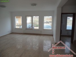 vand-casa-3-camere-calea-cisnadiei