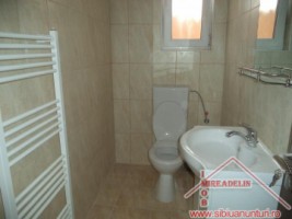 vand-casa-3-camere-calea-cisnadiei-3