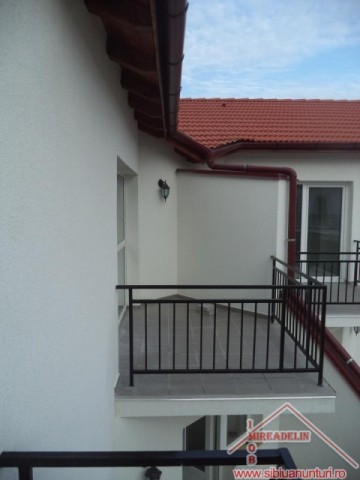 vand-casa-3-camere-calea-cisnadiei-8