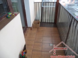 vand-apartament-3-camere-la-mansarda-in-zona-strand-1