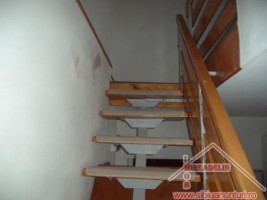 vand-apartament-3-camere-la-mansarda-in-zona-strand-3