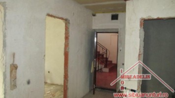 inchiriez-apartament-70-mp-3-camere-zona-balea-1