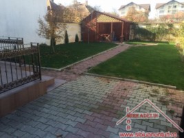 inchiriez-casa-arhitectura-new-age-pe-calea-cisnadiei-2