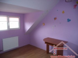 inchiriez-apartament-4-camere-zona-strand-4