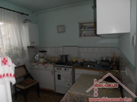 vand-apartament-2-camere-zona-centrala-1