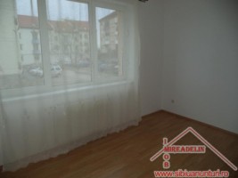 inchiriez-apartament-3-camere-zona-strand-2