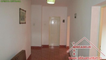 inchiriez-apartament-3-camere-zona-alba-iulia