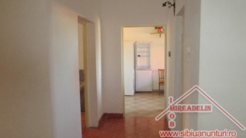 inchiriez-apartament-3-camere-zona-alba-iulia-1