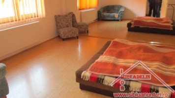 inchiriez-apartament-3-camere-zona-alba-iulia-3