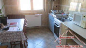 inchiriez-apartament-3-camere-zona-alba-iulia-6