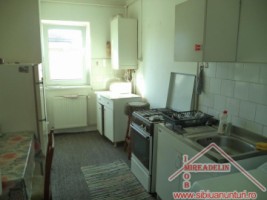 inchiriez-apartament-3-camere-zona-vasile-milea-1