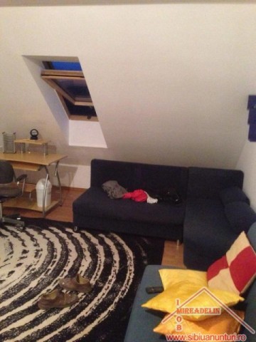 inchiriez-apartament-3-camere-la-mansarda-vasile-aaron-2