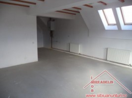 vand-apartament-3-camere-zona-valea-aurie-1