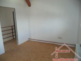 vand-apartament-3-camere-zona-valea-aurie-3