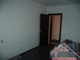 vand-apartament-3-camere-selimbar-3