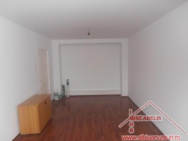 vand-apartament-2-camere-zona-piata-rahovei-4