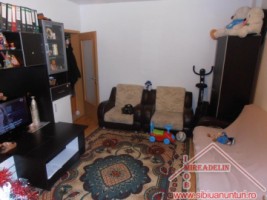vand-apartament-2-camere-zona-interex-1