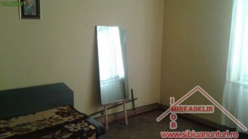 vand-apartament-2-camere-zona-terezian