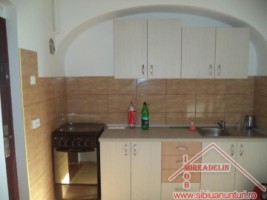 inchiriez-apartament-2-camere-la-casa-zona-centrala-1