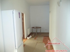 inchiriez-apartament-2-camere-la-casa-zona-centrala-2