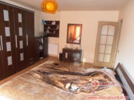 vand-apartament-3-camere-strada-rahovei-1