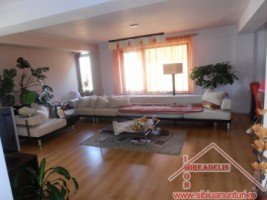 vand-apartament-3-camere-strada-rahovei-3