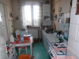 vand-apartament-3-camere-zona-kaufland-4
