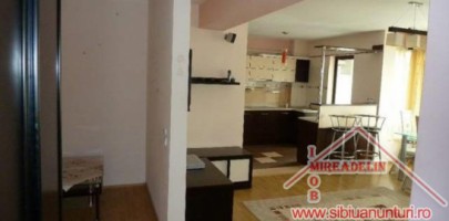 inchiriez-apartament-2-camere-zona-vasile-aaron-1