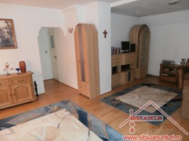 vand-casa-zona-trei-stejari-2
