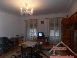 vand-apartament-la-casa-ultracentral-piata-schiller