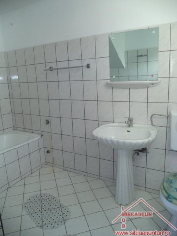 inchiriez-casa-zona-lazaret-5