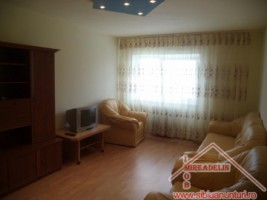 inchiriez-apartament-3-camere-zona-broscarie-1