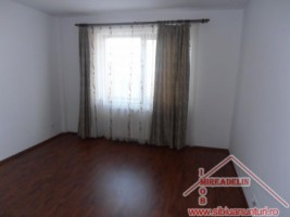 vand-apartament-3-camere-strada-rahovei-4